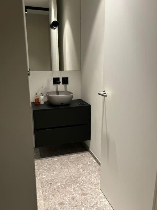 Wunderschoene Nahe Koeln Und Duesseldorf Apartment